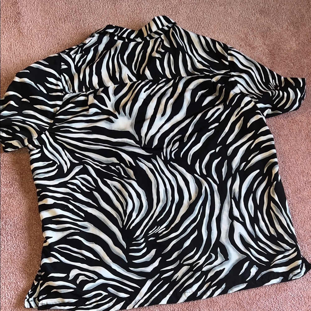 Alfred Dunner Black and White Zebra Print Top - Picture 4 of 4